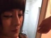 Korean cô gái trẻfriend thổi kèn