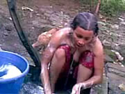 Bangla Shameless làng em họ tắm ngoài trời