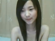 Skinny Chinese cô gái trẻ Fingers Herself